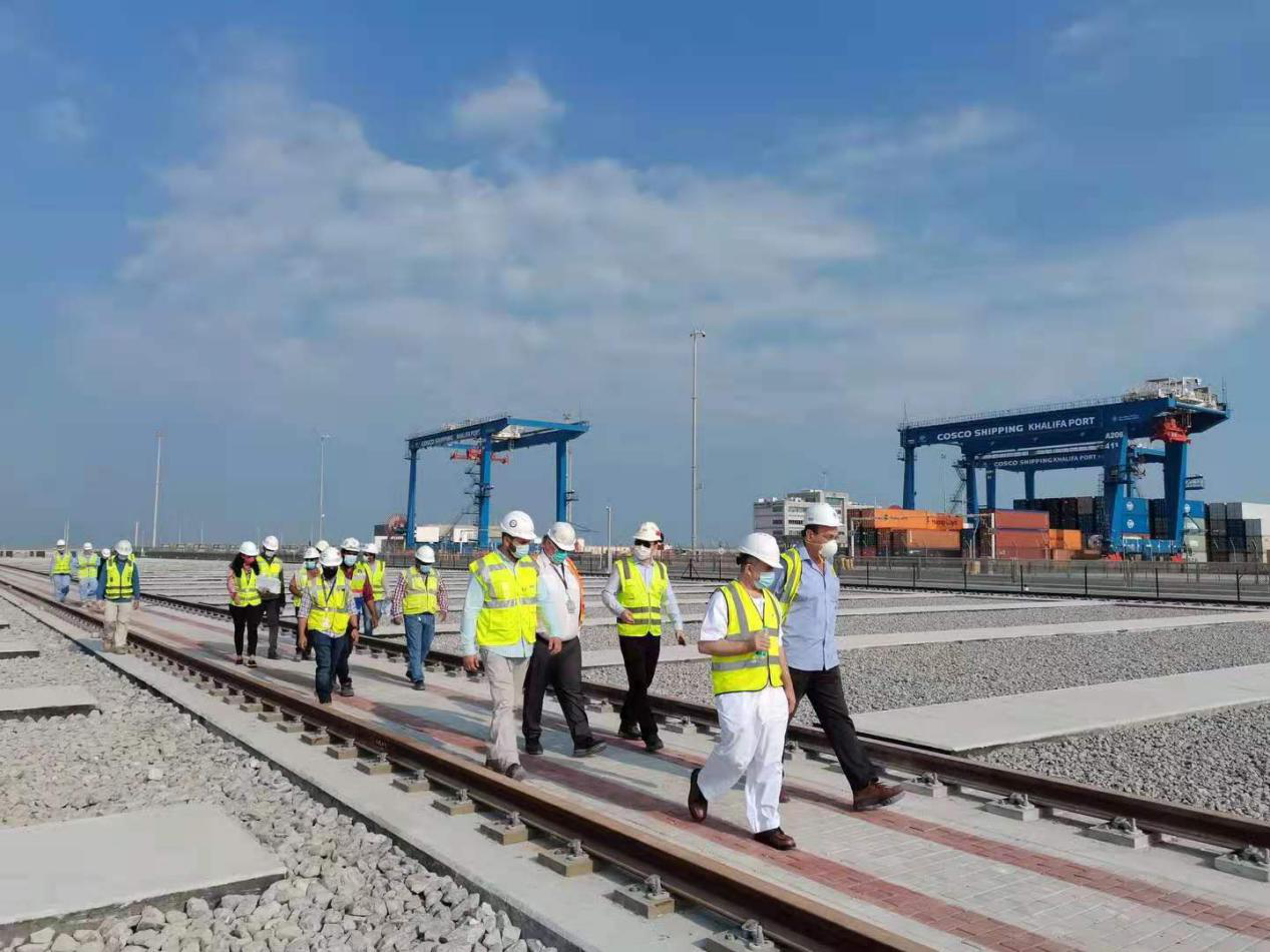 招港國際公司參與施工的“一帶一路”沿線重點工程項目阿布扎比哈里發(fā)港1號集裝箱碼頭擴(kuò)建項目順利交付