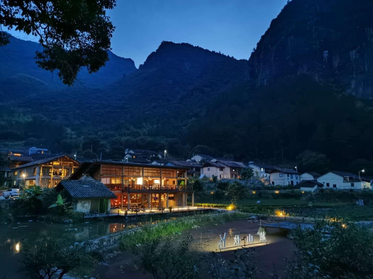 麗水市委書記胡海峰在遂昌調(diào)研時高度肯定樂領旗山俠隱莊園