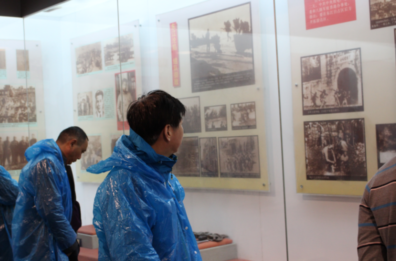 集團(tuán)組織開(kāi)展“我與小樹(shù)同成長(zhǎng)”植樹(shù)節(jié)活動(dòng)-