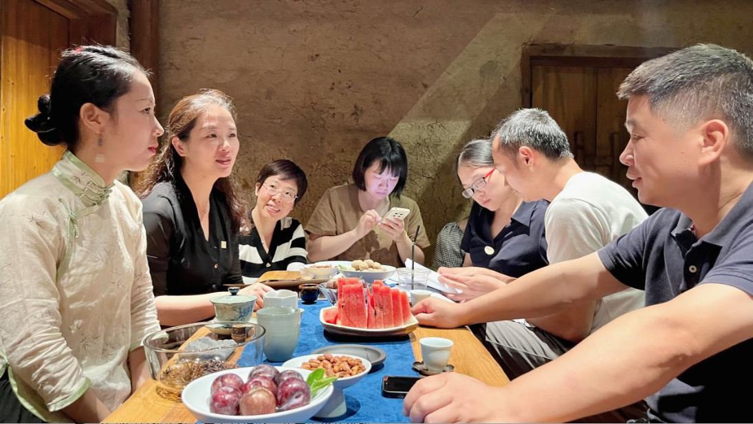 麗水市級(jí)農(nóng)業(yè)龍頭企業(yè)認(rèn)定和監(jiān)測(cè)小組到樂(lè)領(lǐng)旗山俠隱莊園考察指導(dǎo)